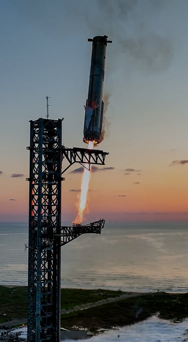 SpaceX rocket launching, illustrating the engineering behind Starlink